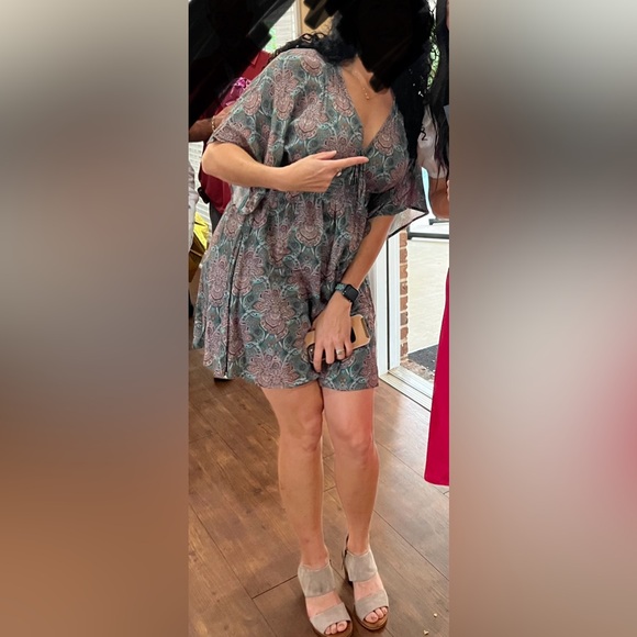 O’Neill Paisley and Floral Dress Size Medium - Picture 9 of 9